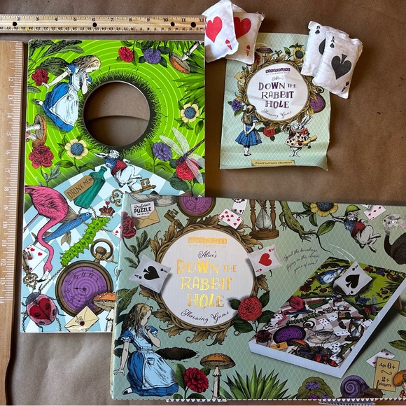 Lot of Alice in wonderland party decor and costume pieces made hatter, queen - Picture 3 of 16